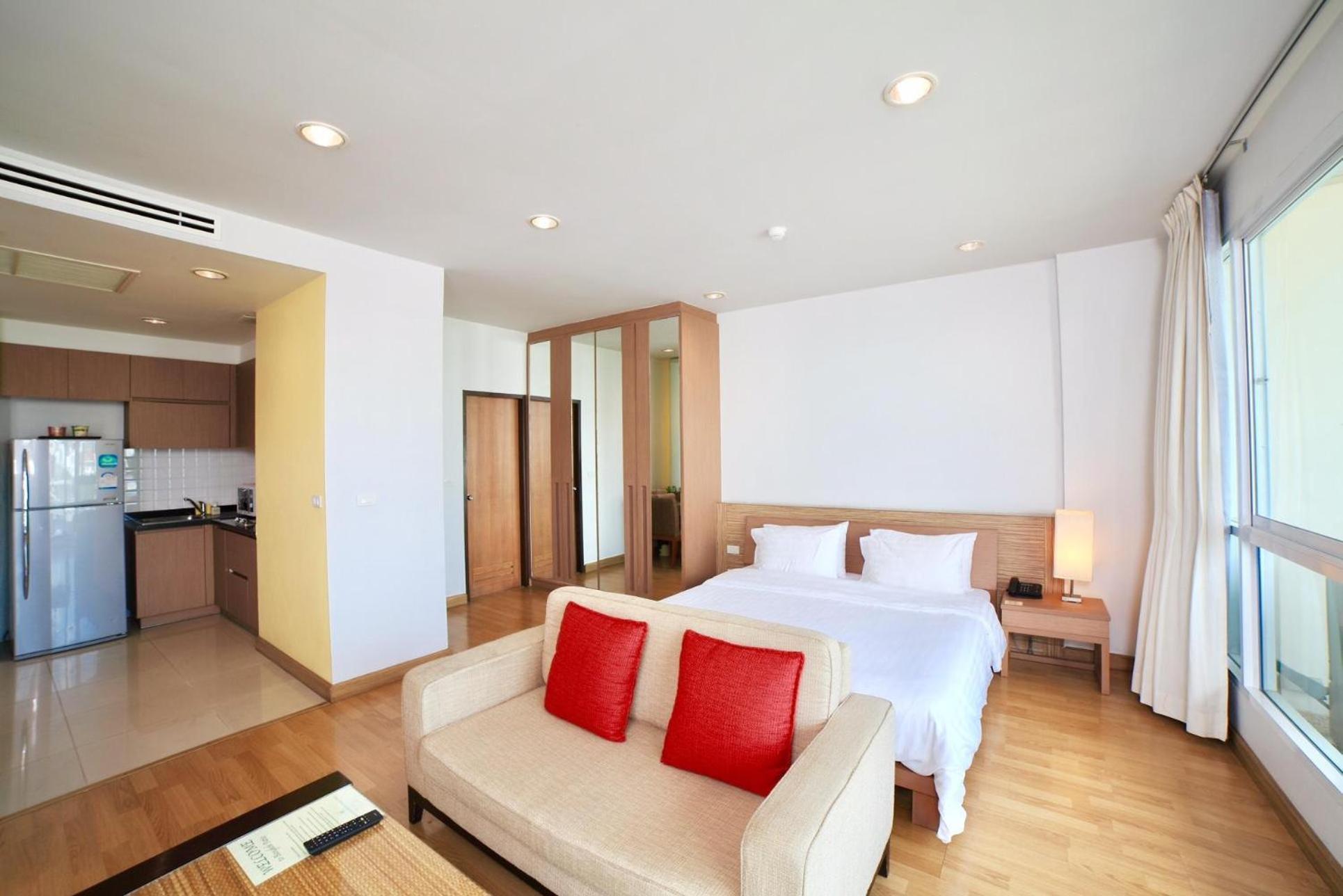 Bangkok Patio Bts Sanam Pao Aparthotel Екстериор снимка